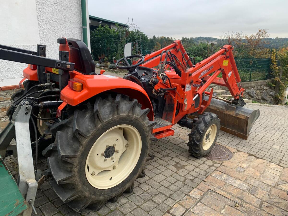 Kioto DK 451 Allrad mit 45 PS und Frontlader - neuwertig 1