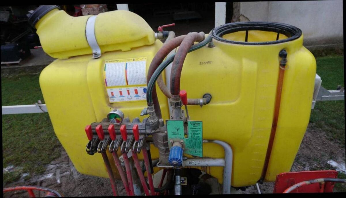 Verkaufe Feldspritze Jessernigg 1