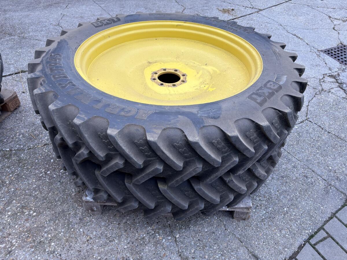 Pflegebereifung John Deere 6230 Premium 2