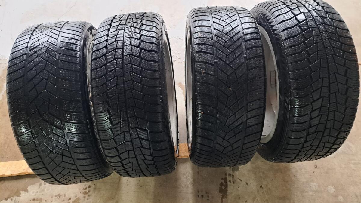 Audi Winterreifen 17-Zoll Komplett 3