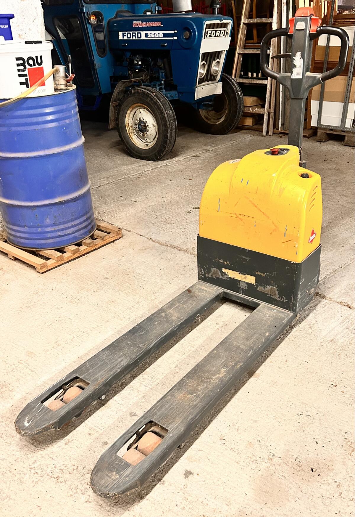 Palettenhubwagen Ameise 3