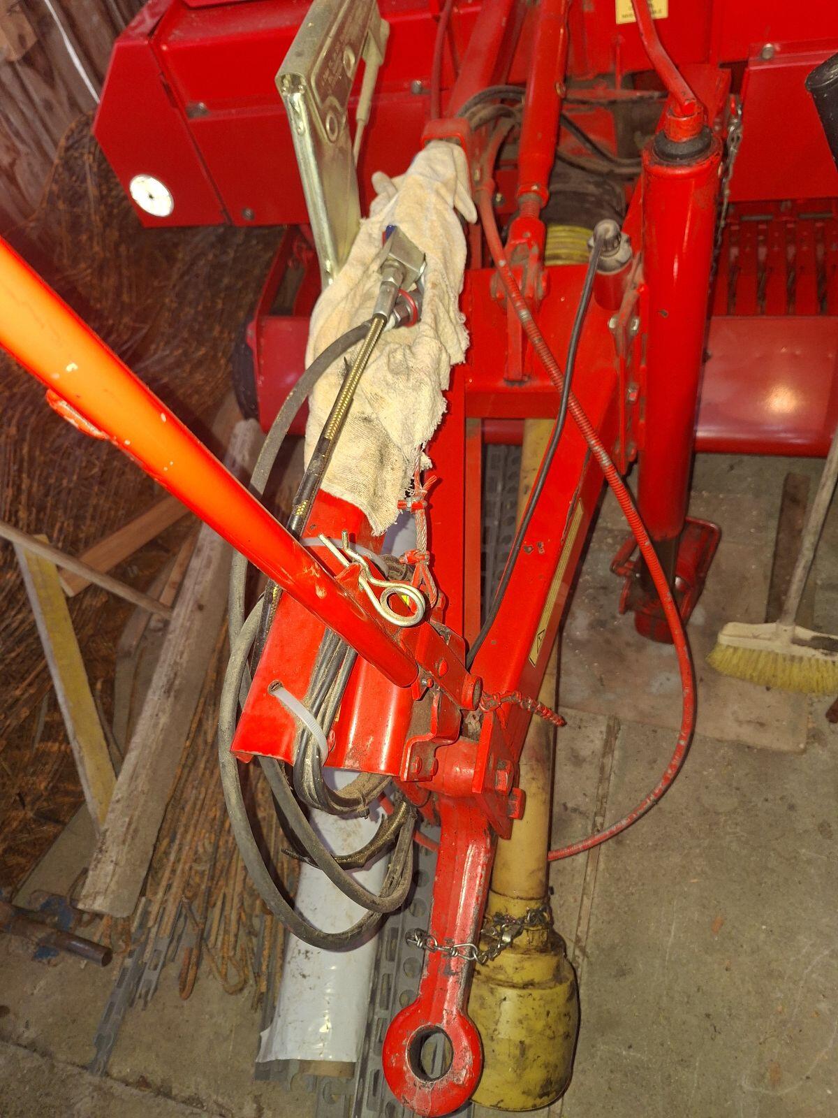 Ladewagen Pöttinger BOSS Junior 1 2