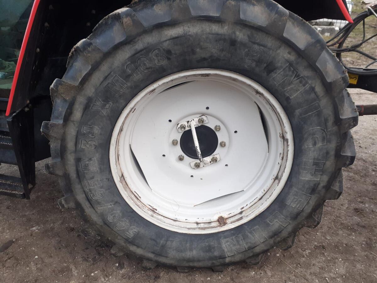 Reifen 540/65R34 und 440/65R24 1