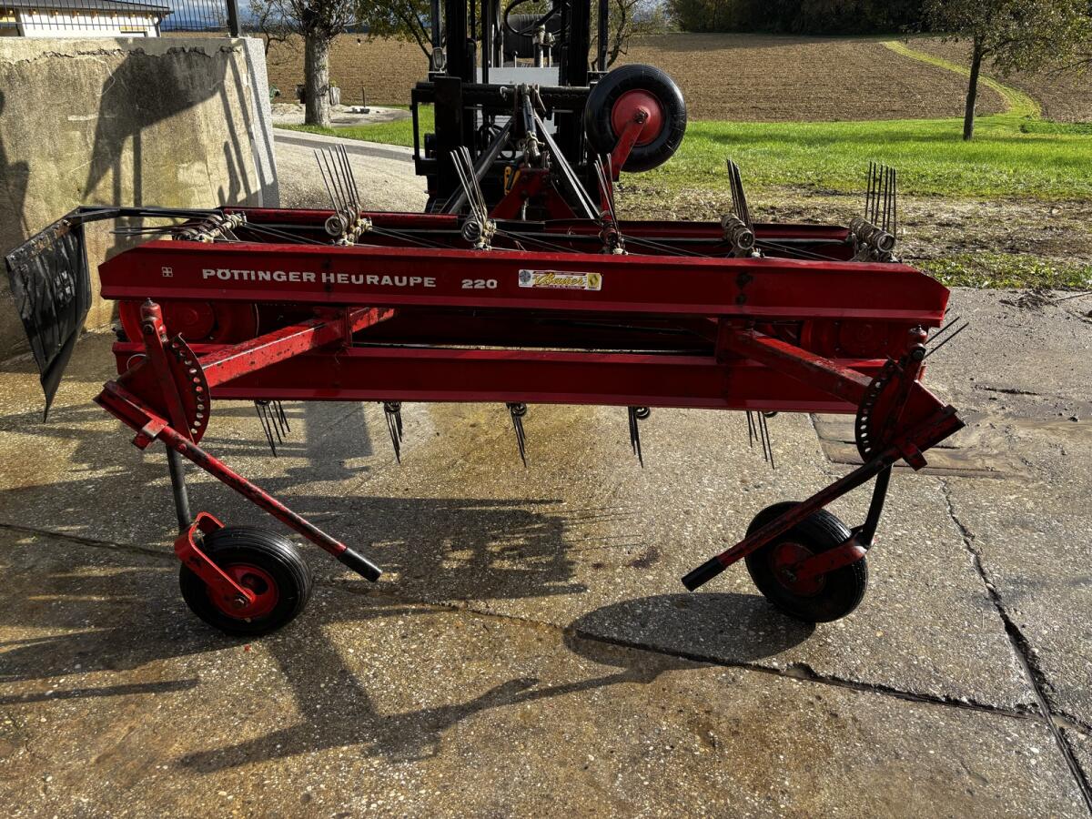 Pöttinger Heuraupe KR220 1