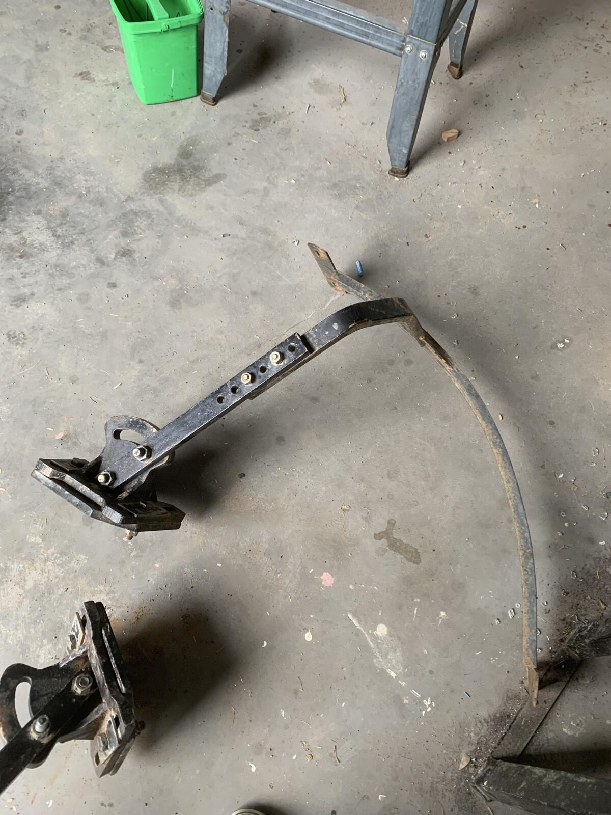 Kotflügelhalter 9145 1