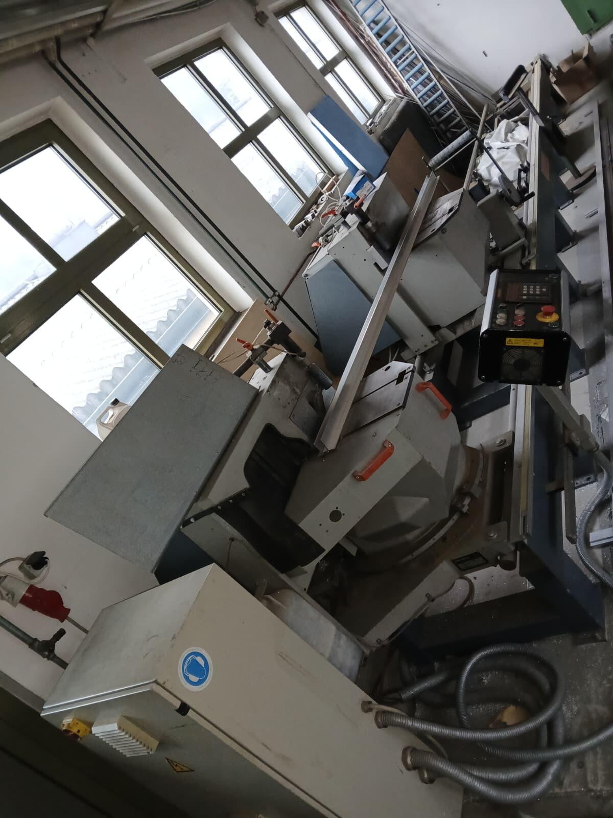 ELUMATEC Doppelgehrungssäge DG 104 1