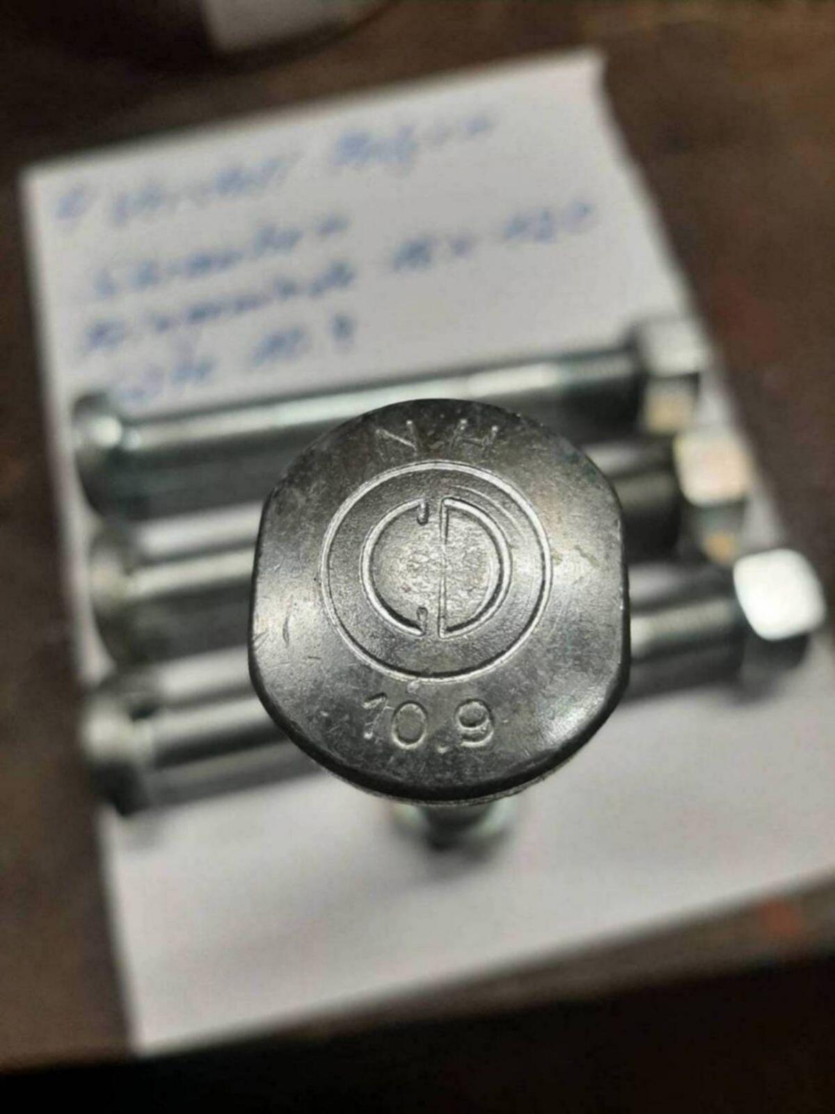 4 Verstellfelgen Schrauben 16x120 2