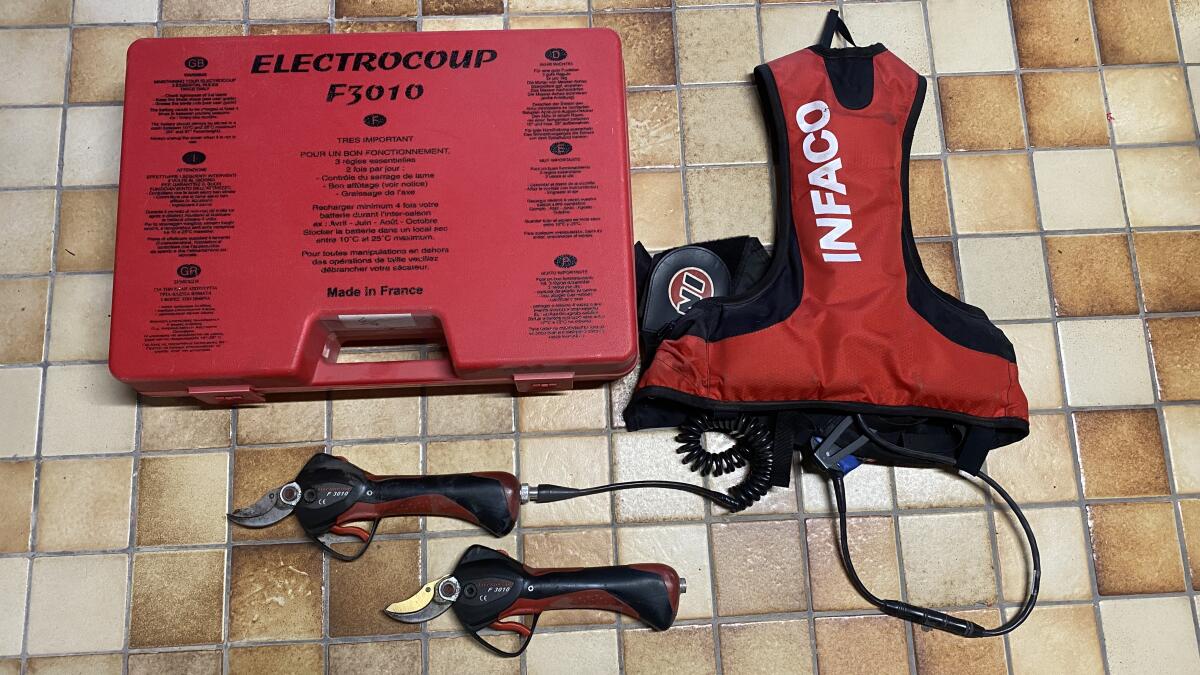 Electrocoup Infaco F3010 Astschere, Akku, zweite Astschere 1