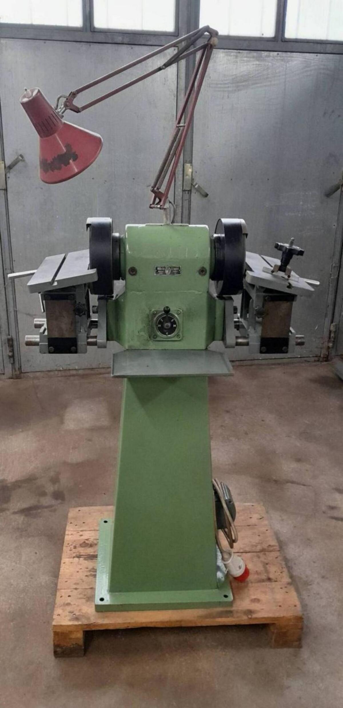Werkzeug- und Drehstahlschleifmaschine Wilhelm Simon Typ L15 1