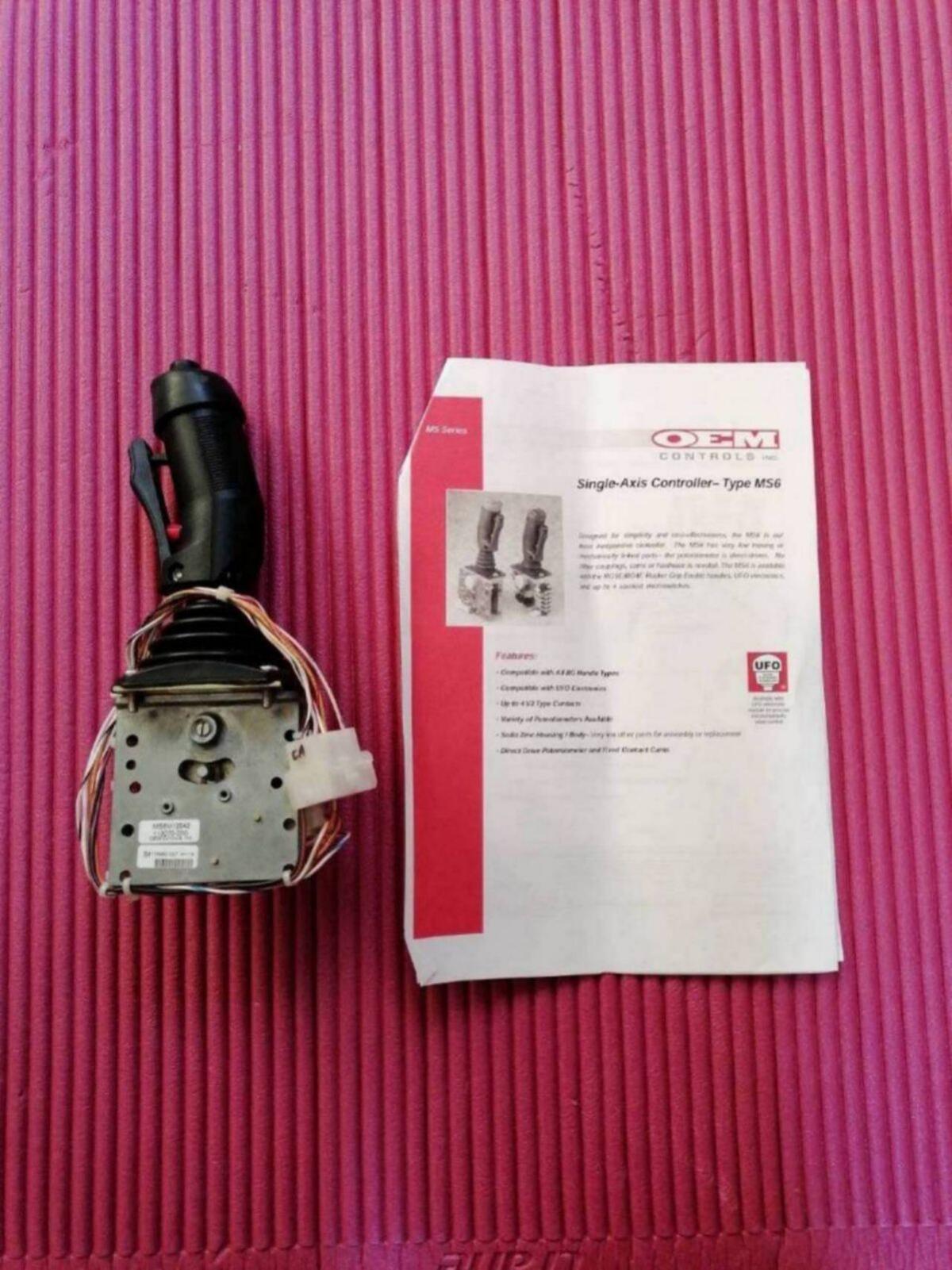 Universal Controller, Scheren-Arbeitsbühne 1