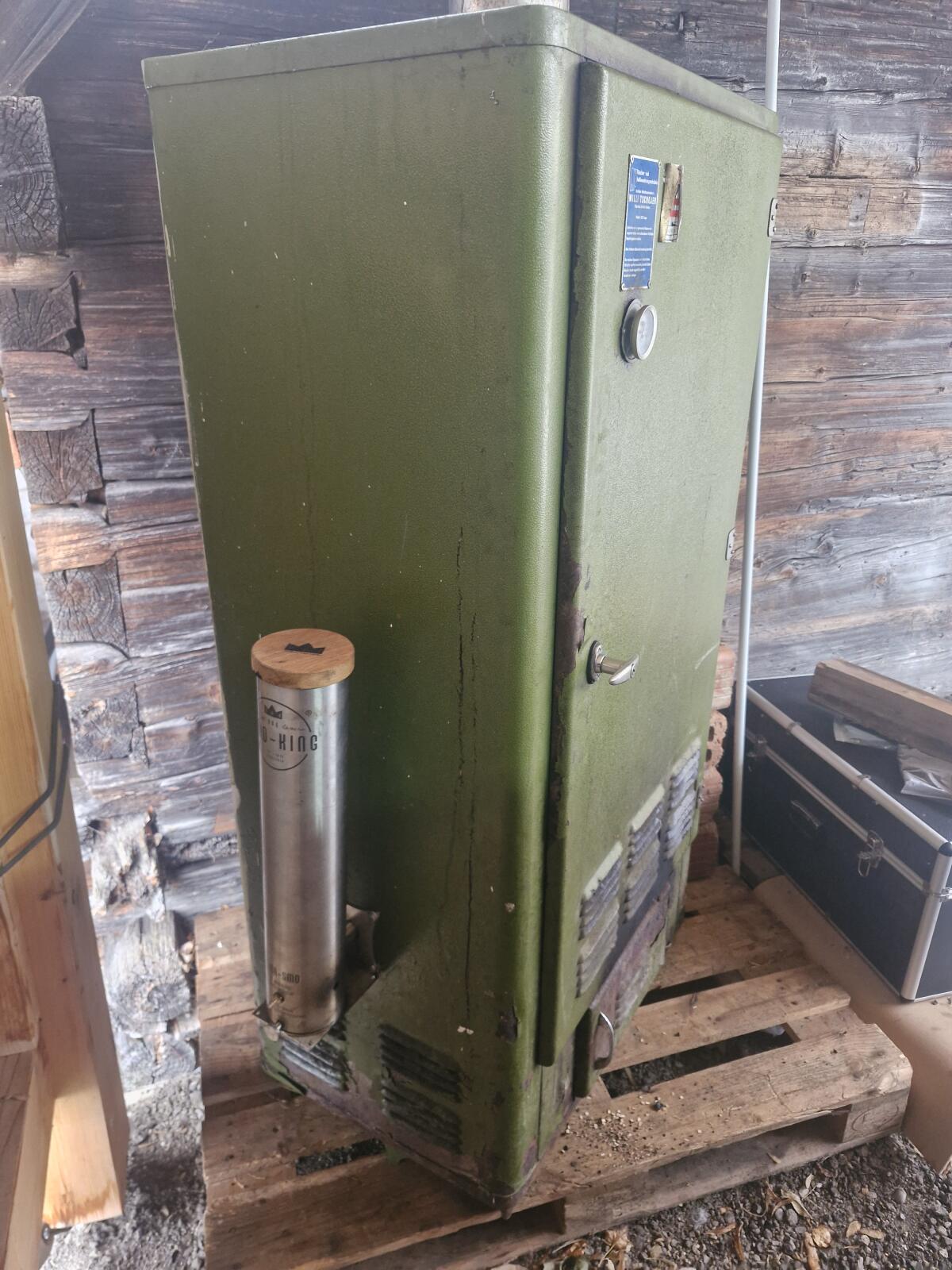 Räucherschrank mit Kaltrauchgenerator 3