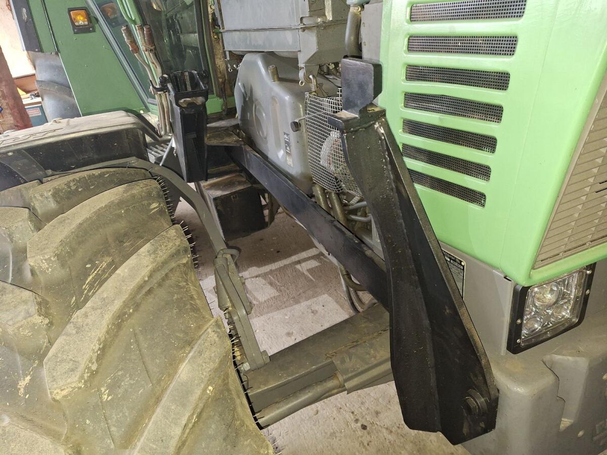 Hauer Frontladerkonsole Fendt Farmer 300 LSA 1