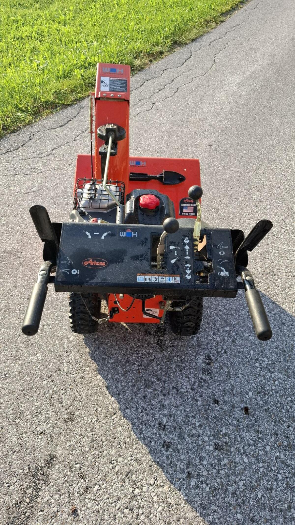 Ariens 27 Deluxe Schneefräse 1