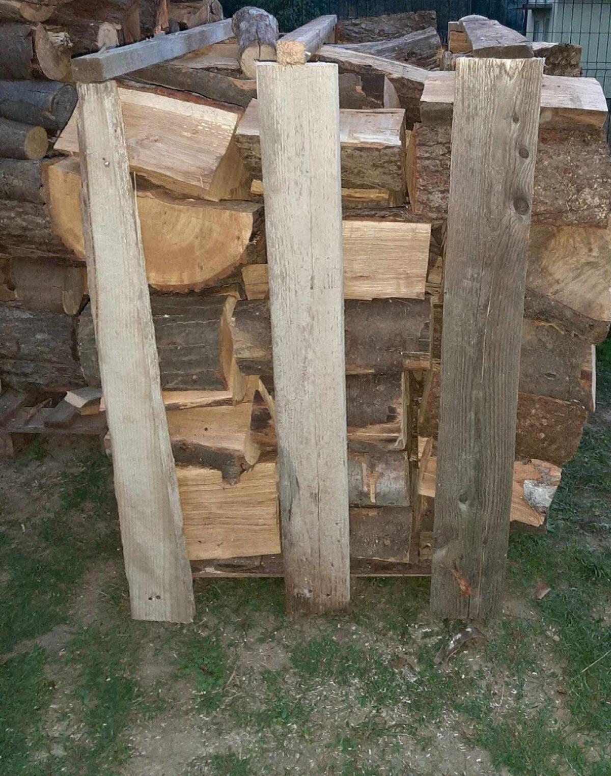 Trockenes Brennholz 2