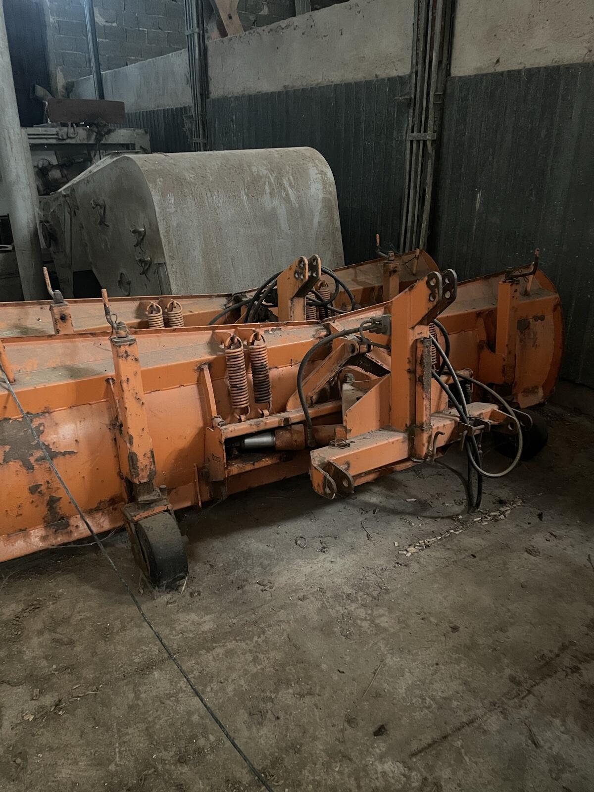 Hauer Schneepflüge 3 stk 2