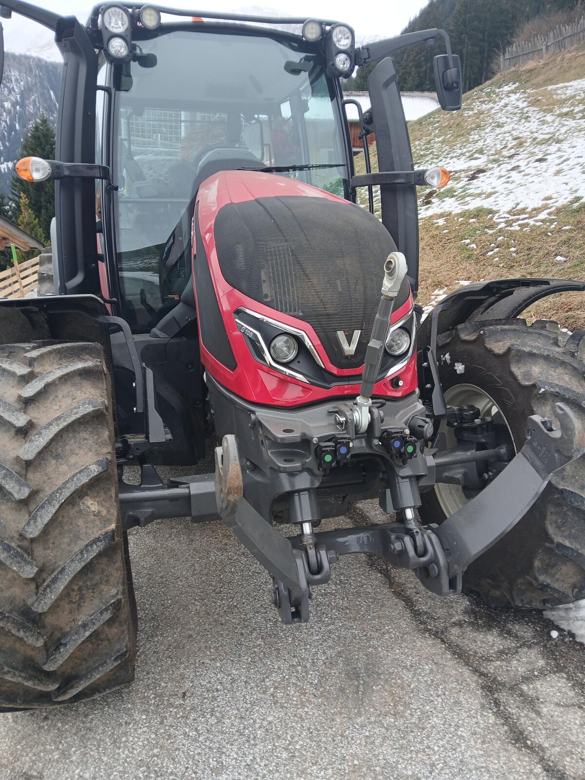 Traktor Valtra G105 3