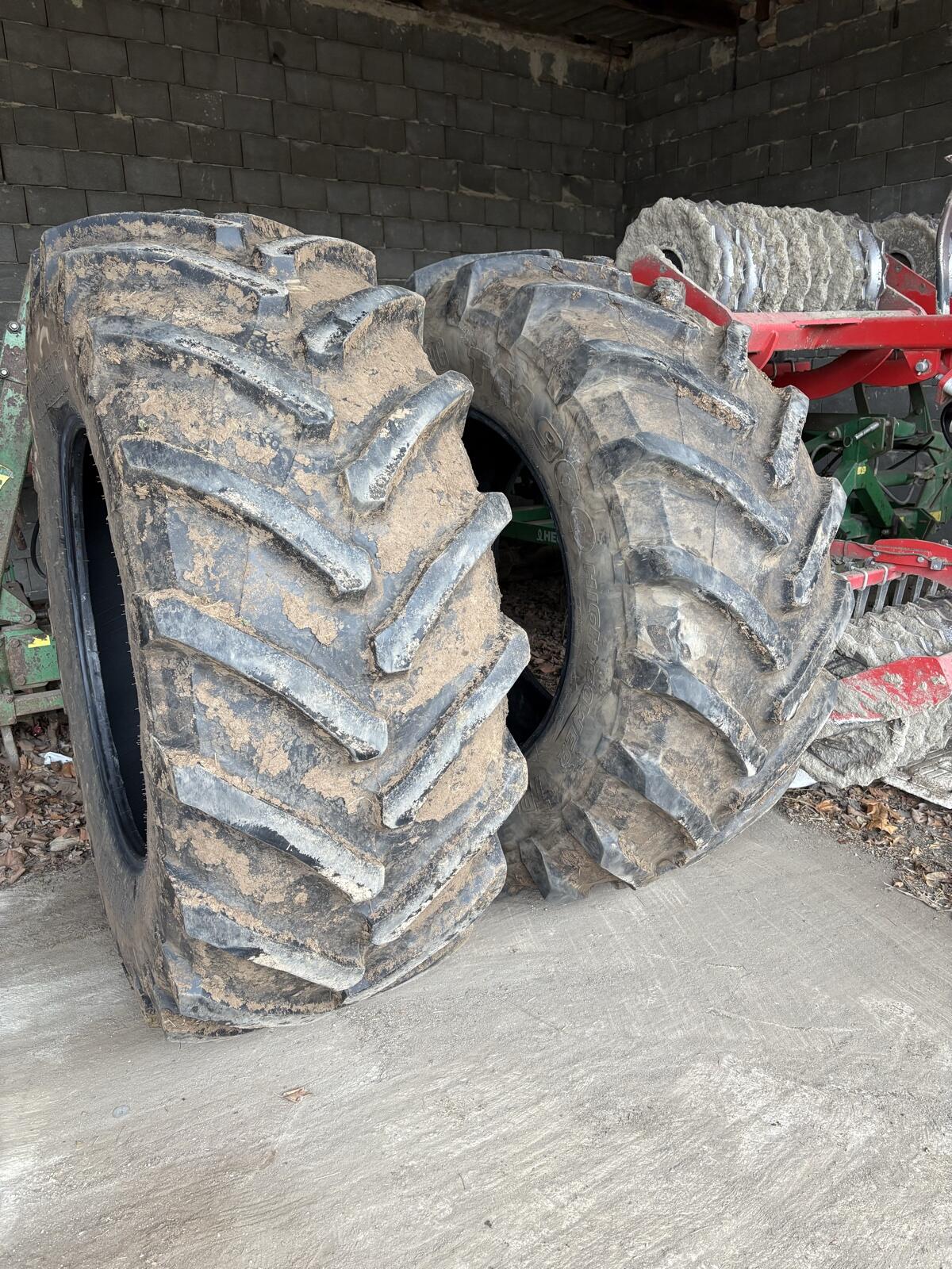 Reifen Trelleborg 710/70R42 2
