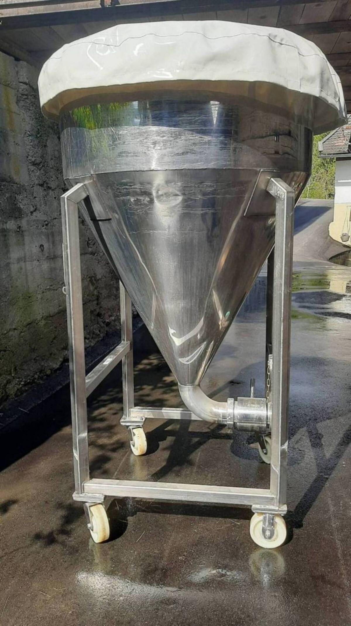 Edelstahlbehälter 2