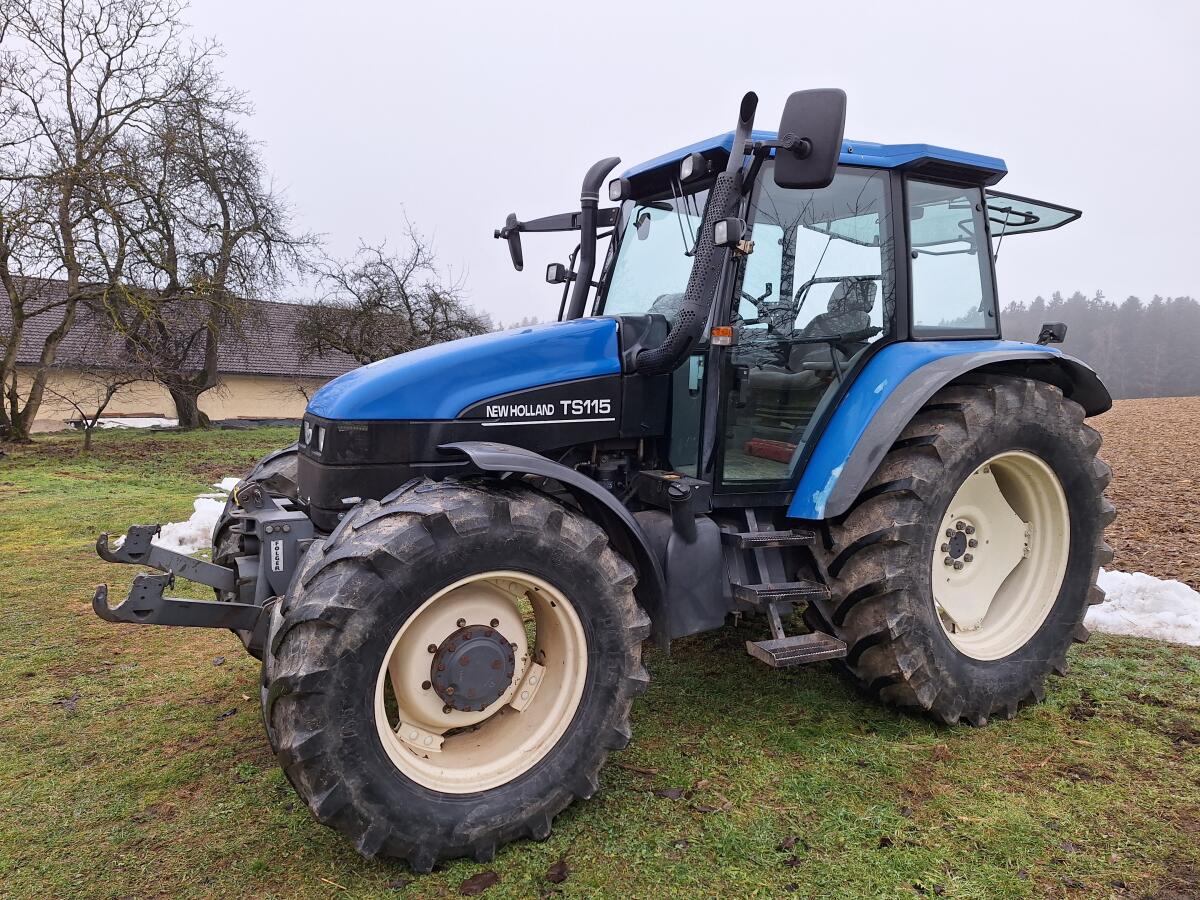 New Holland TS115 2