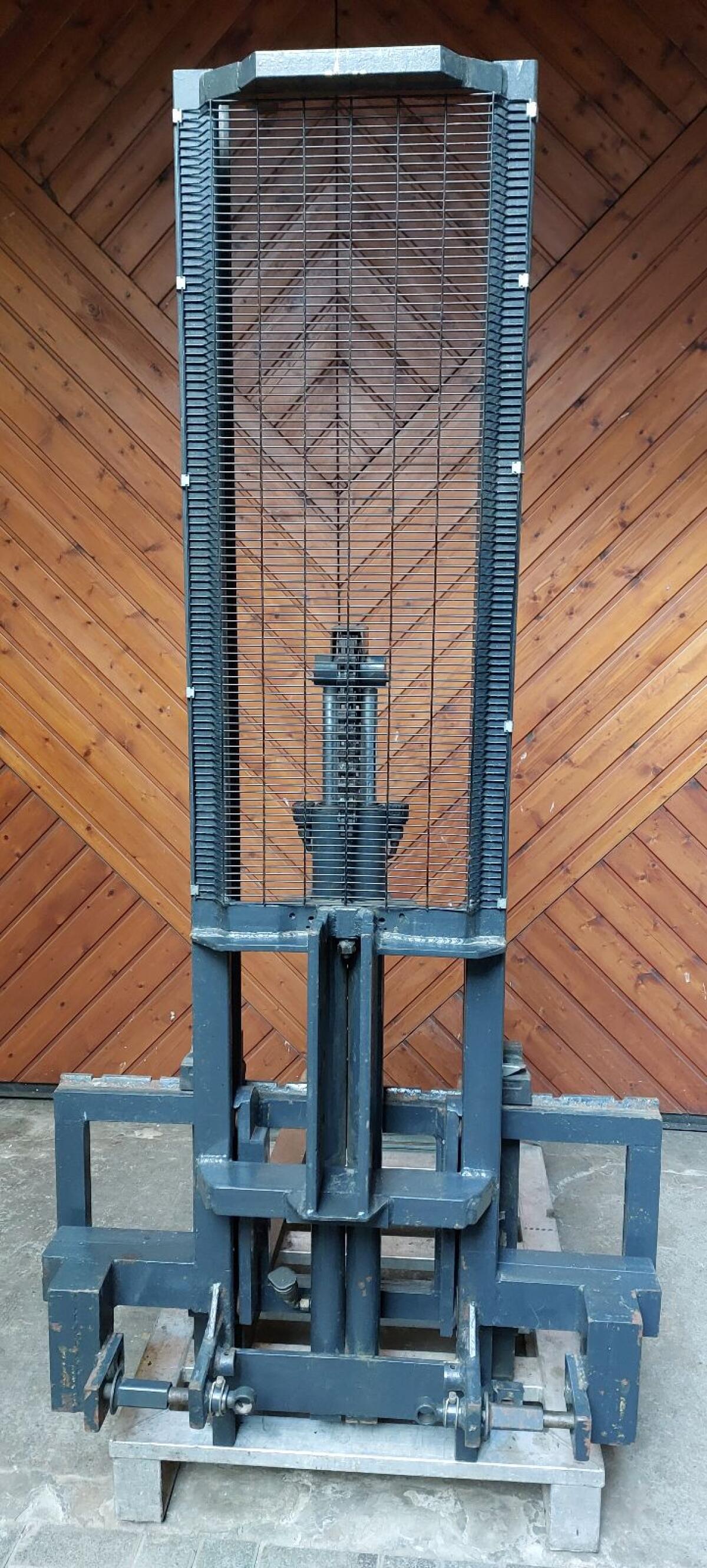 Heckstapler Hubgerüst 2