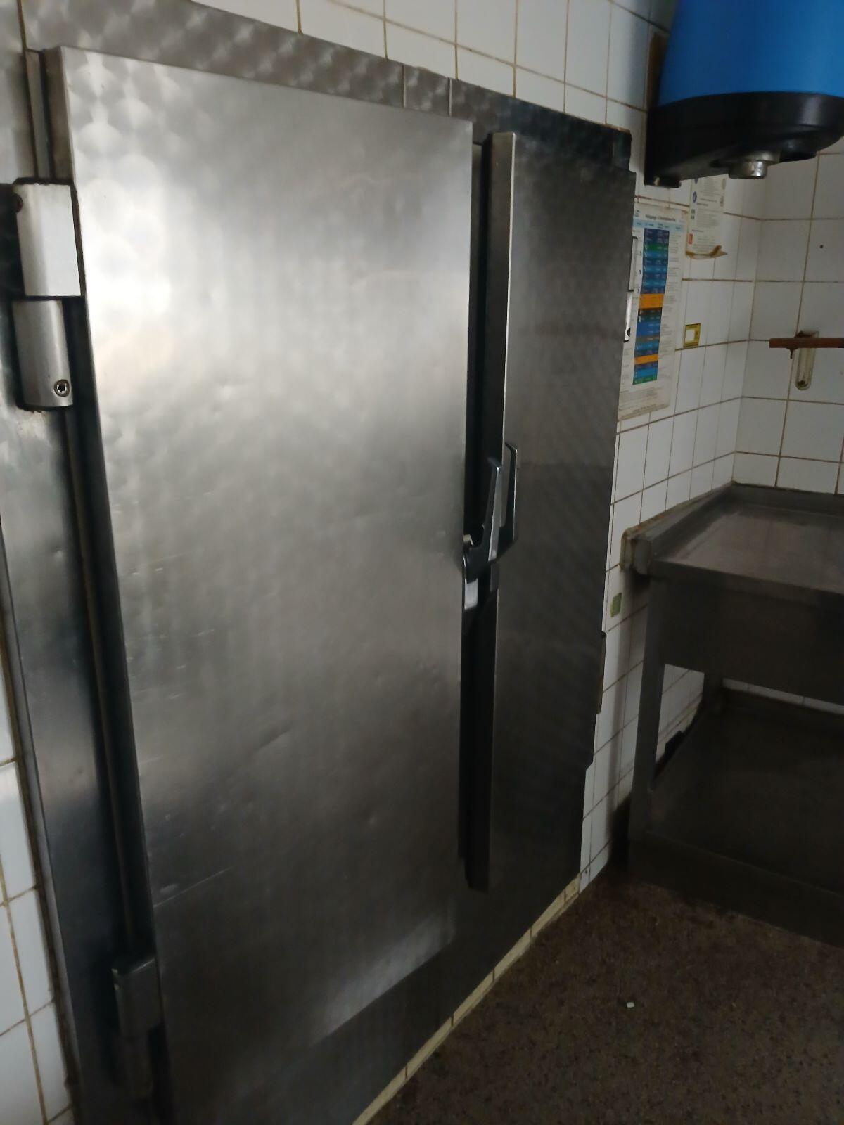 Zwei Kühlraumtüren je € 200,- 2