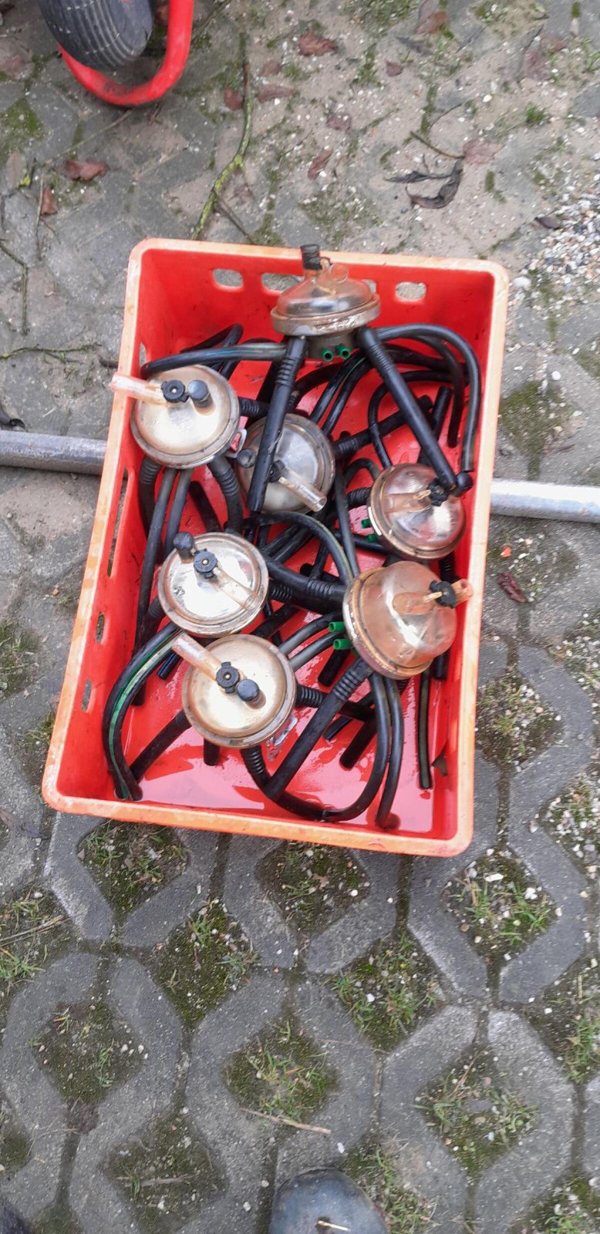 Verschiedene Melkstandteile zu verkaufen 2