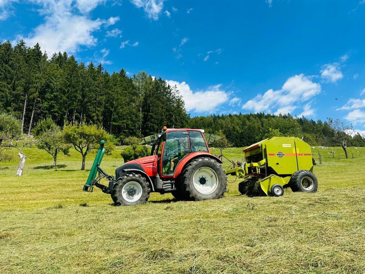 Rundballenpresse Wolvo 2