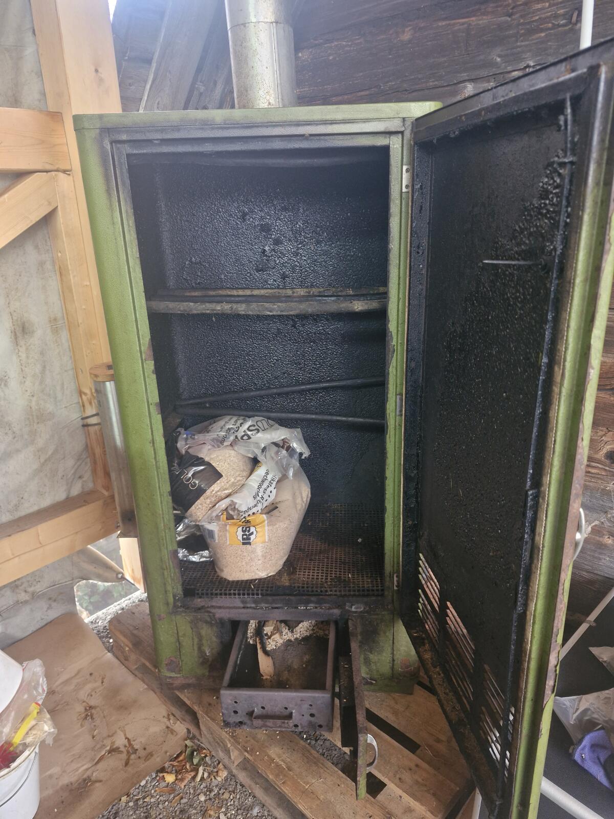 Räucherschrank mit Kaltrauchgenerator 2