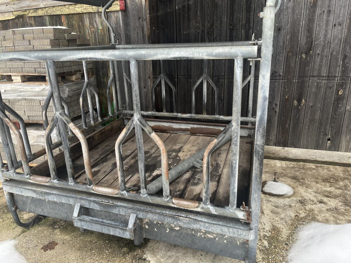 Futterraufe 12 Plätze, Rundballenraufe, Fütterung 2