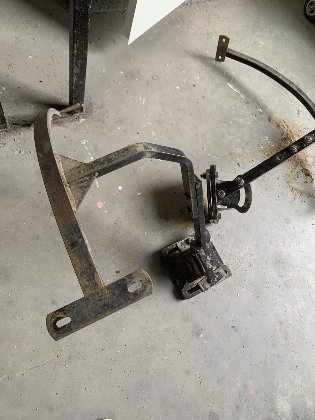 Kotflügelhalter 9145 3