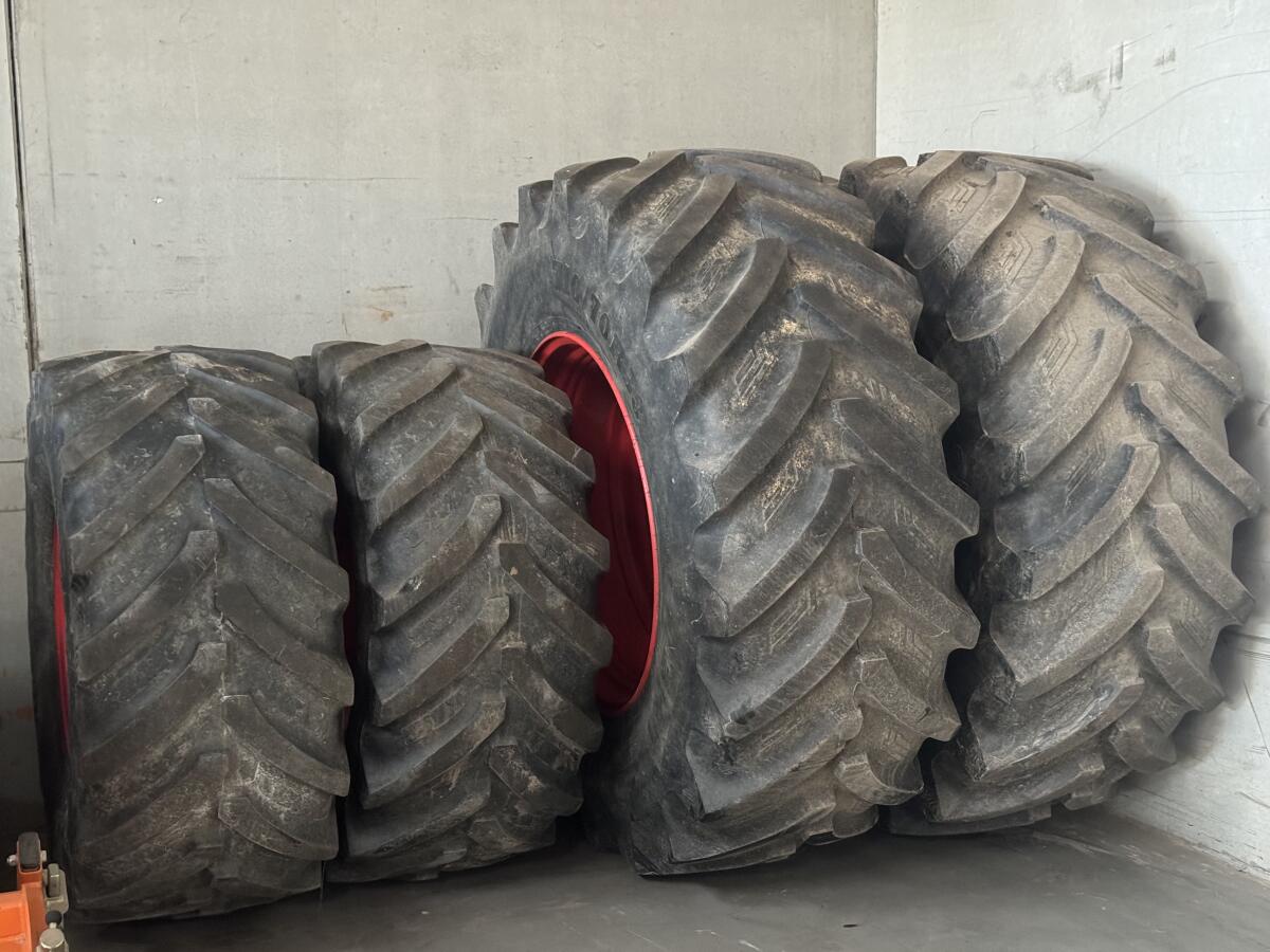 Fendt Komplettradsatz 710/70R38 & 600/65R28 1
