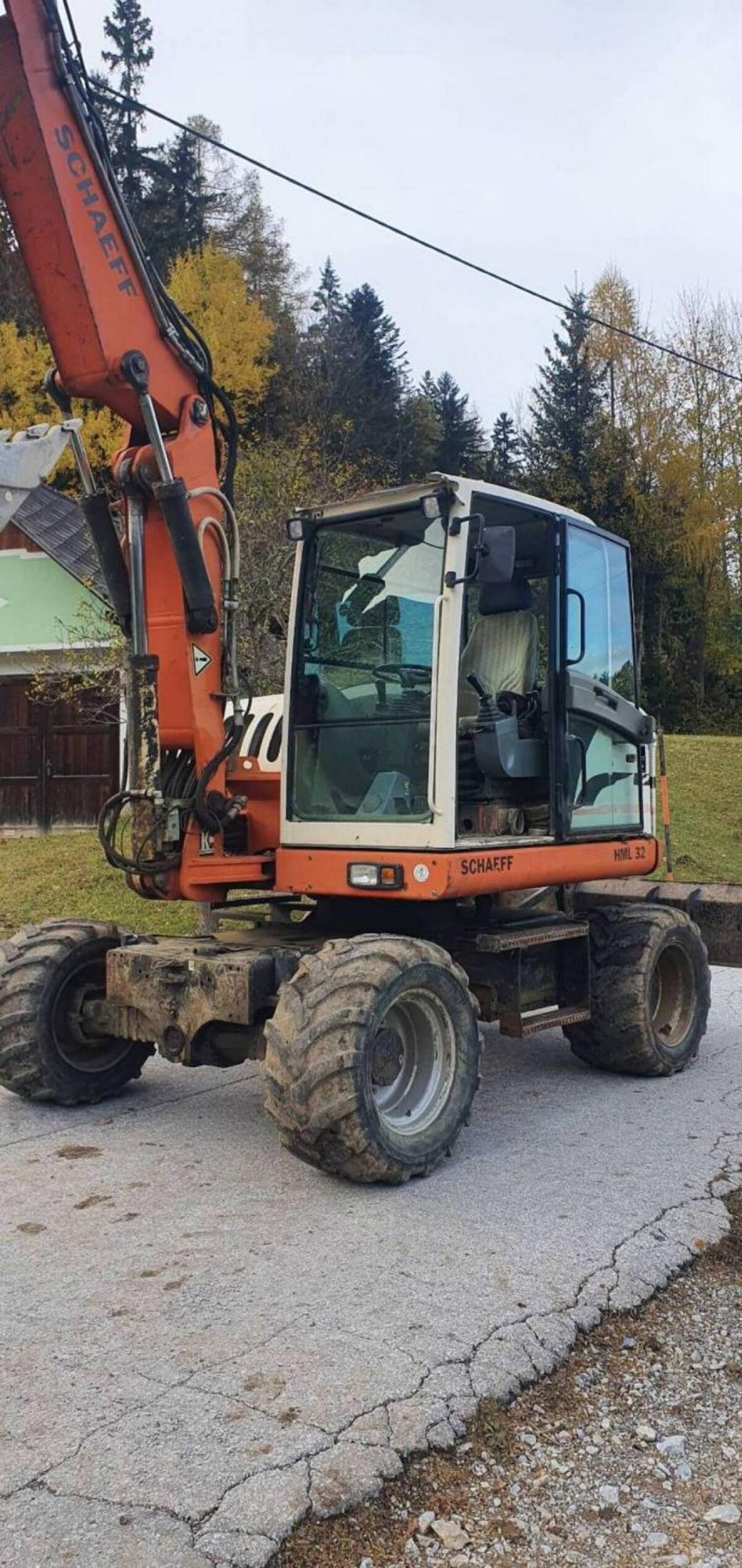 Mobilbagger Schaeff-Terex HLM 32 1