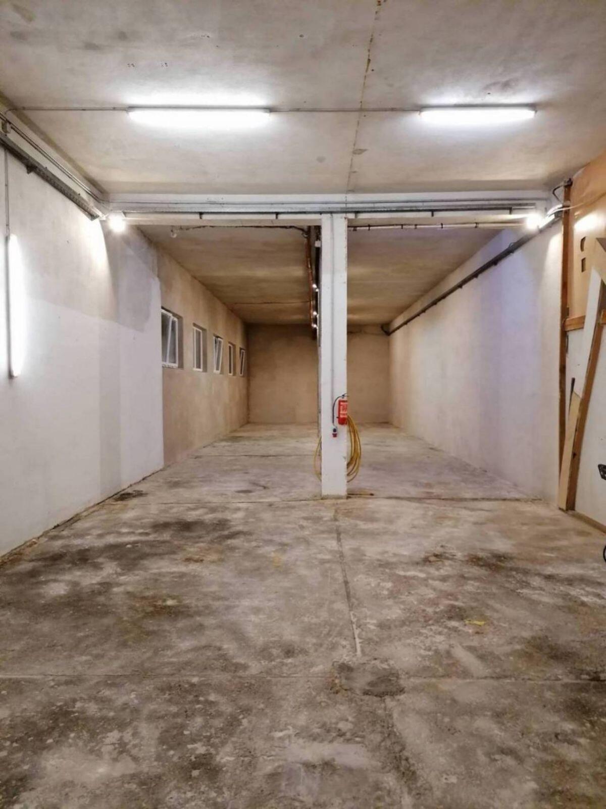 Lagerhalle, Abstellplätze zu vermieten 1