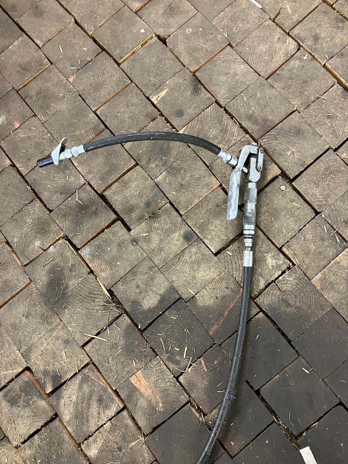 Druckluft-Fettpresse 2