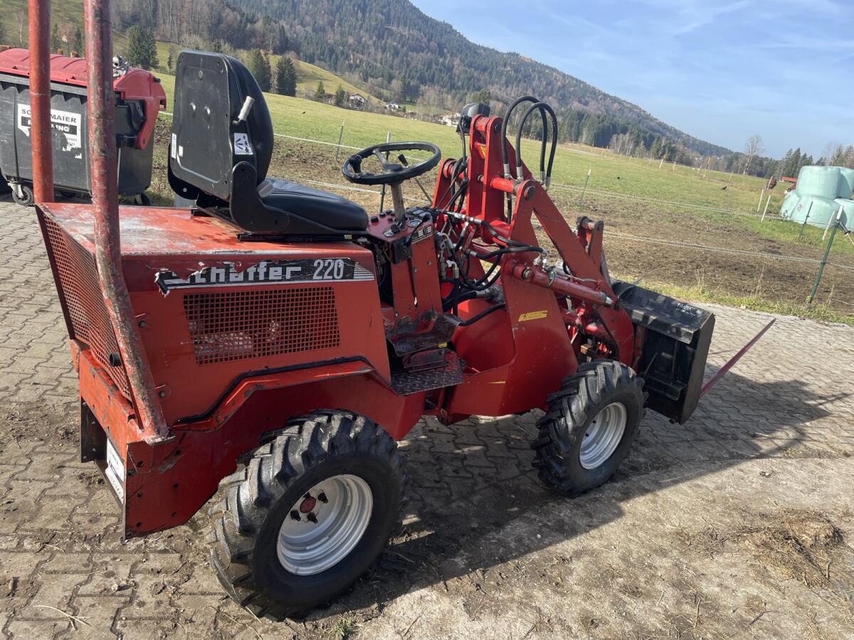 Hoflader Schäffer 220 2