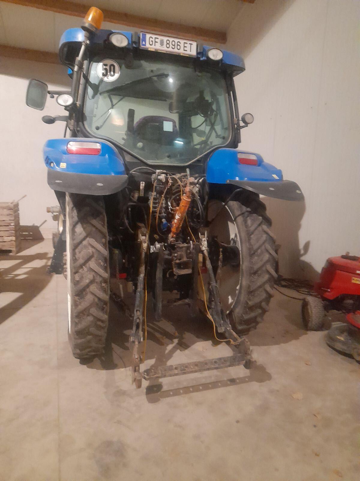 New Holland 6040 2
