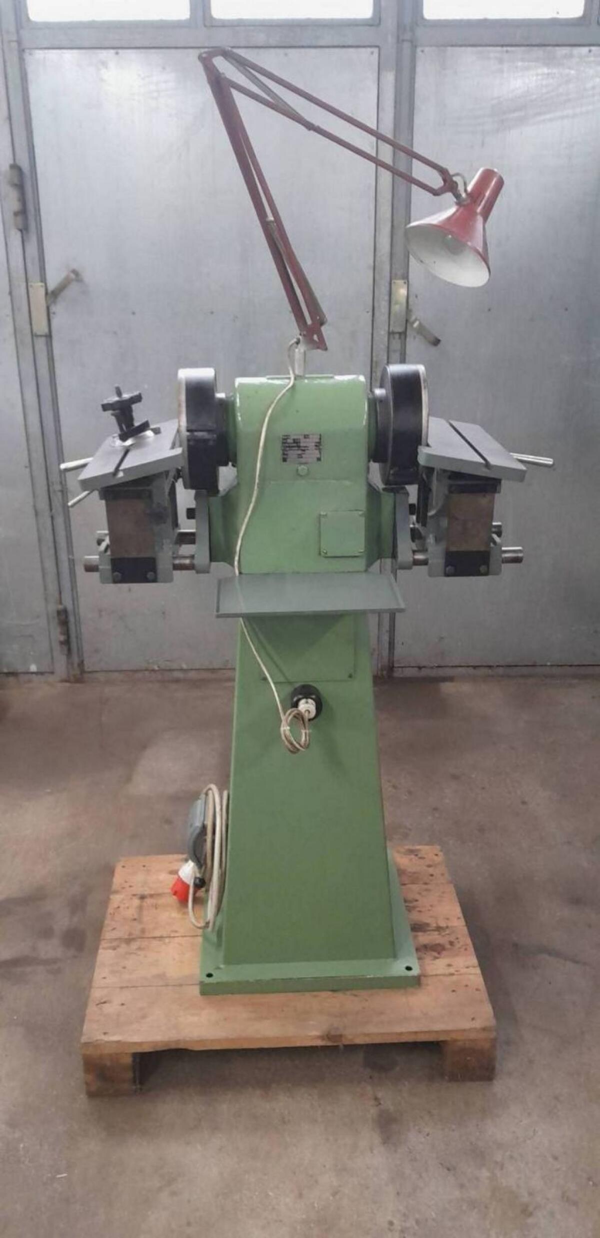 Werkzeug- und Drehstahlschleifmaschine Wilhelm Simon Typ L15 2