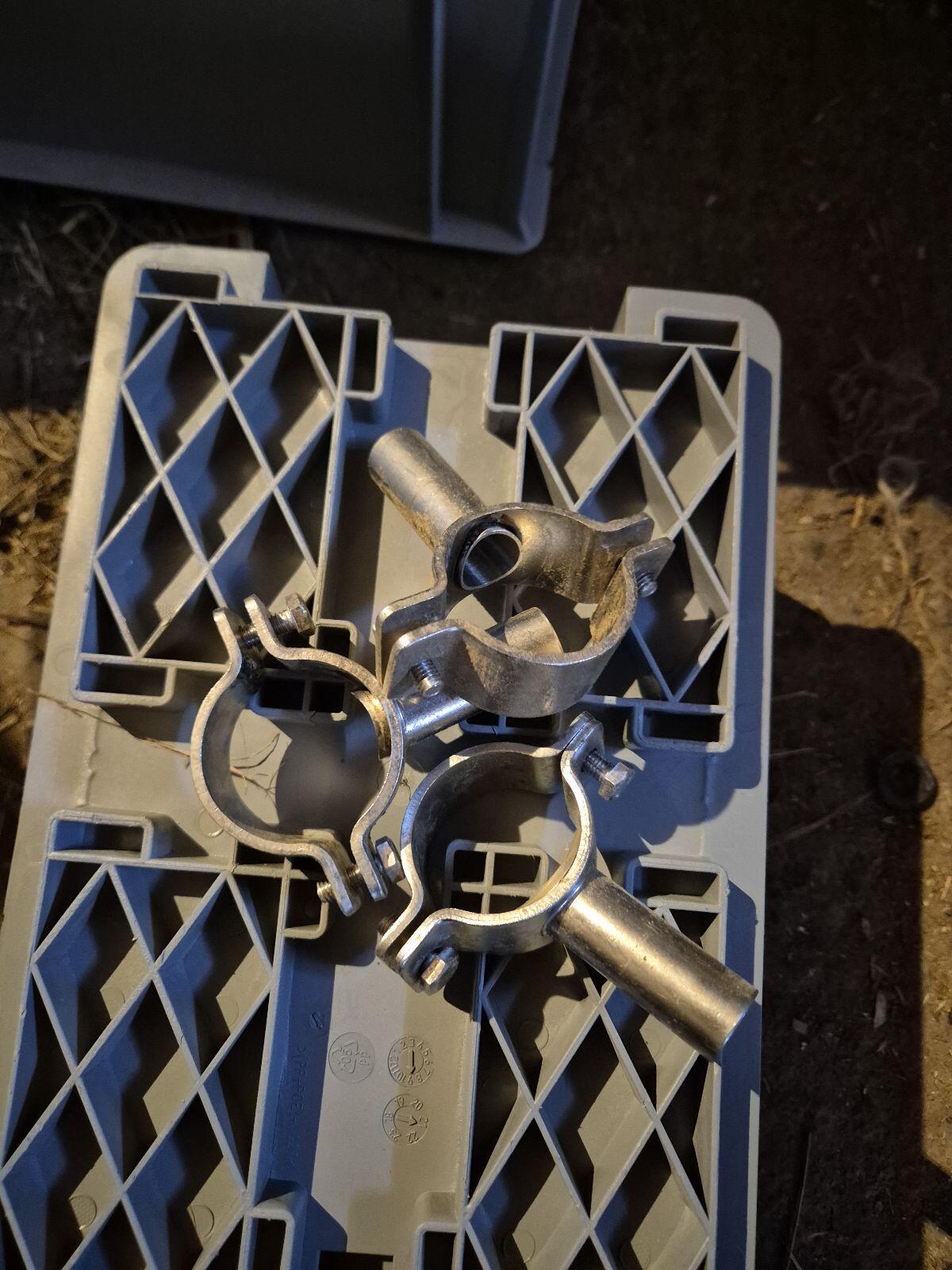 Luftanschlüsse für Rohrmelkanlage 40 mm Rohr 1