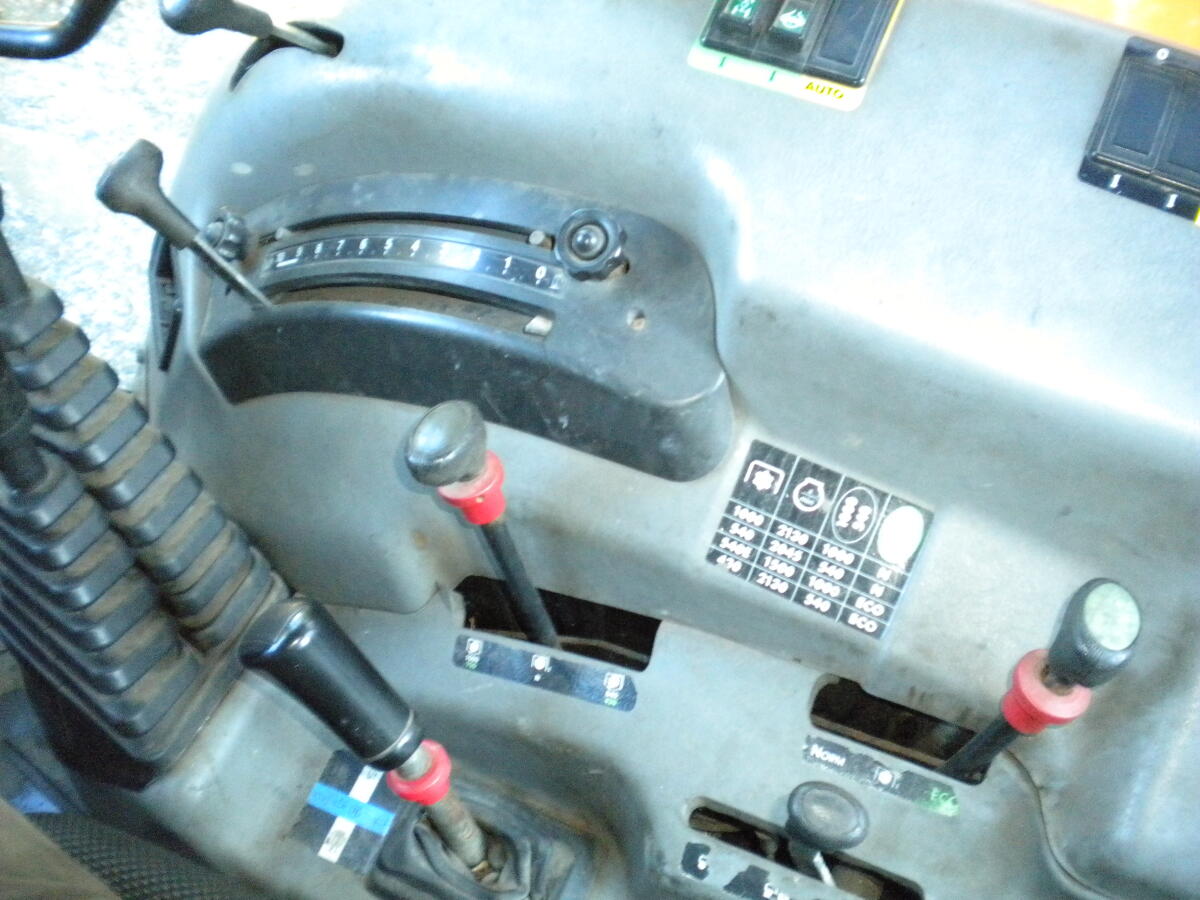 Steyr Traktor mit Frontlader 3