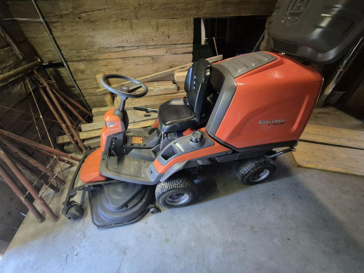 Husqvarna Rider RC 320TS AWD 1