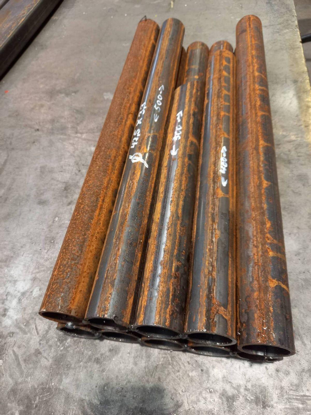 Starkwandige Rundrohr Reste Dm. 42,5 mm 1