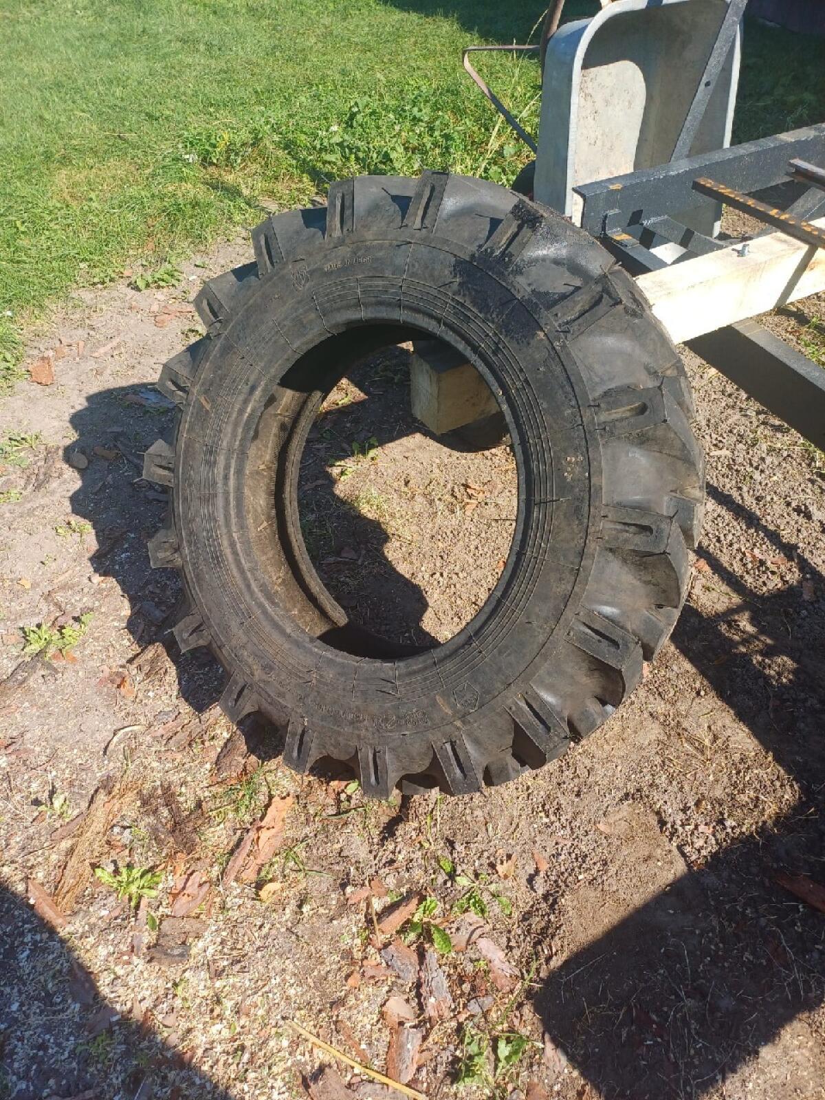 Reifen für MTZ82-Traktor 2