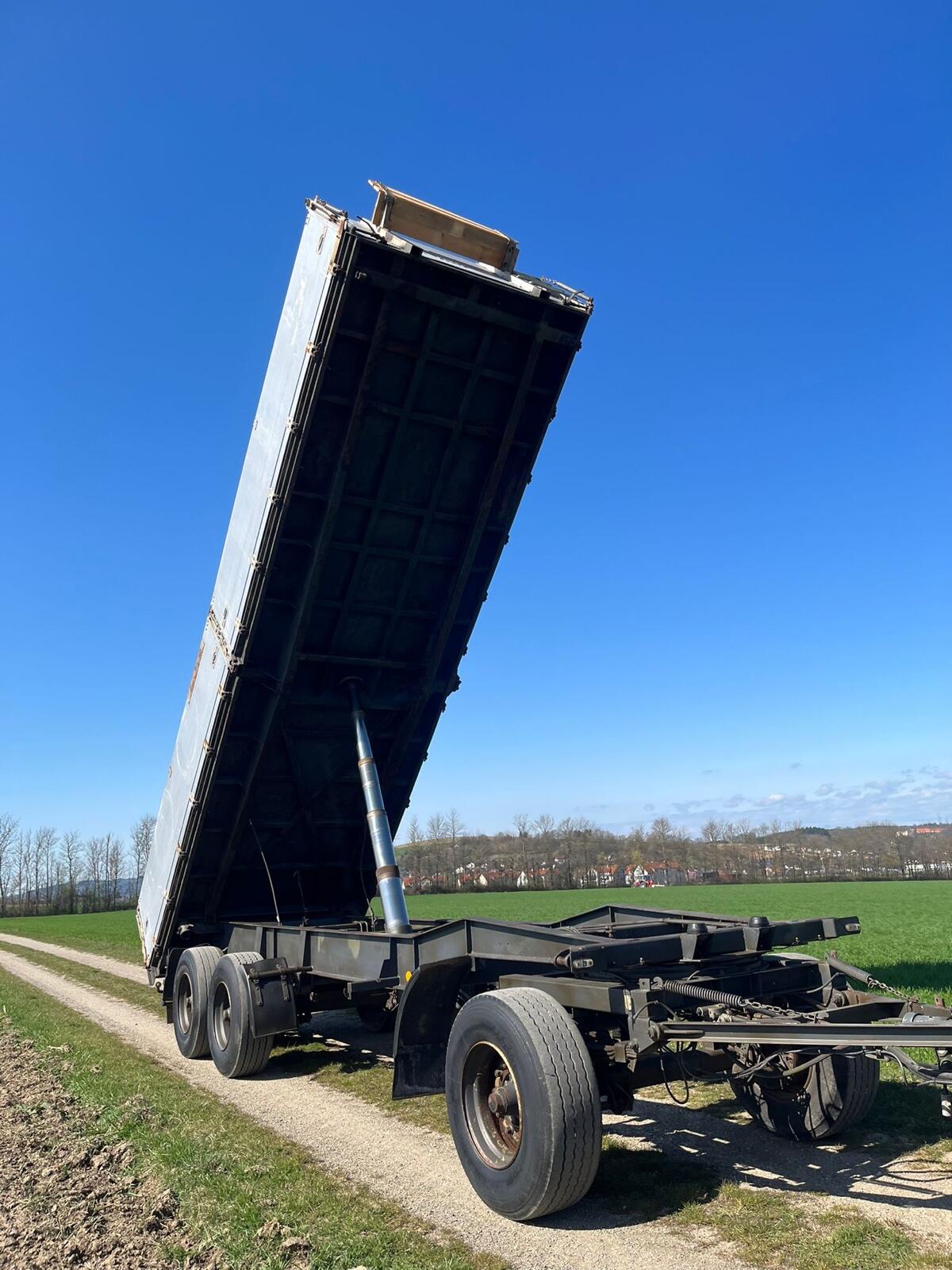 3-Achs-3-Seiten-Kipper 1