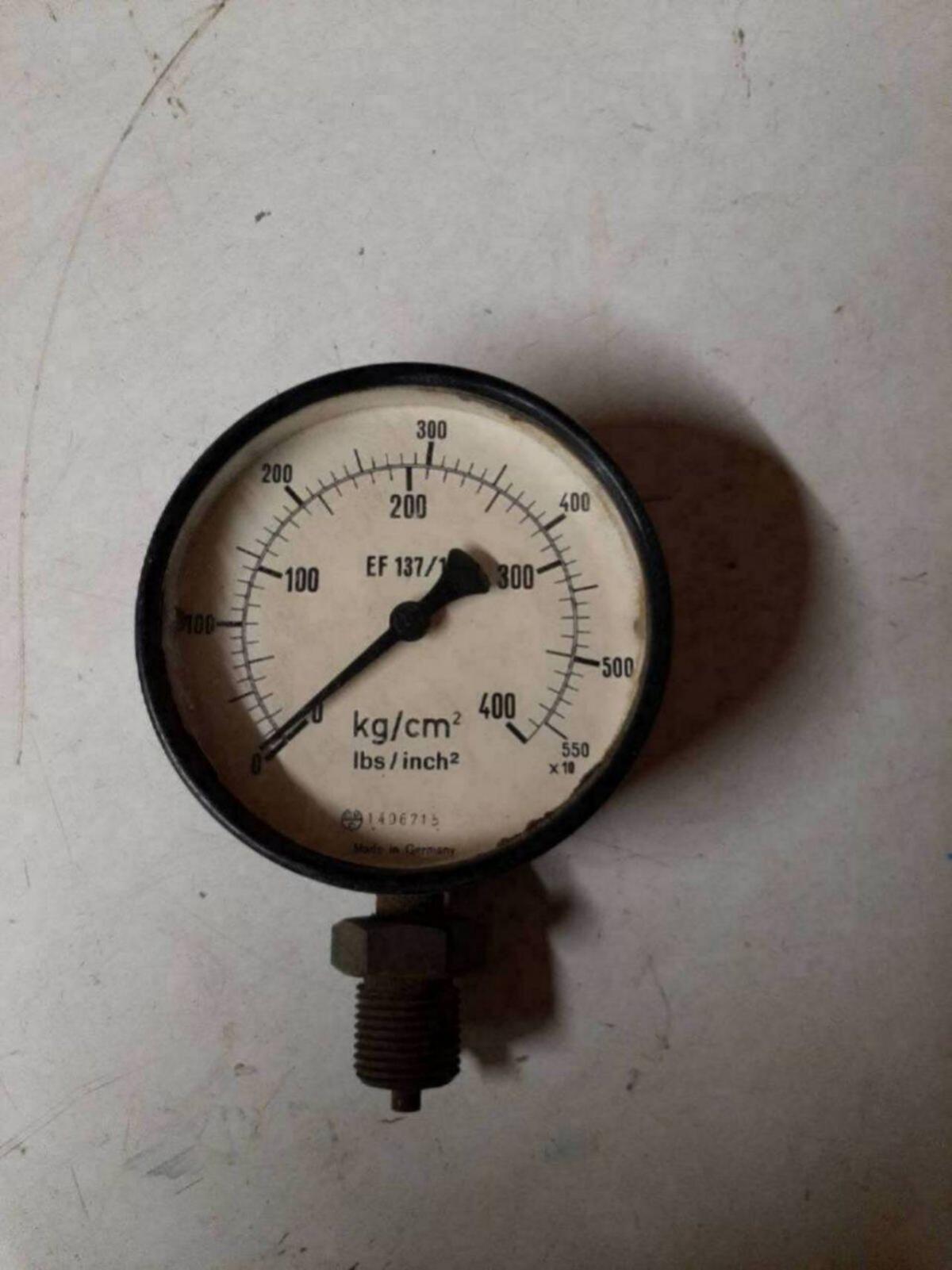 Großer Druck-Manometer 1
