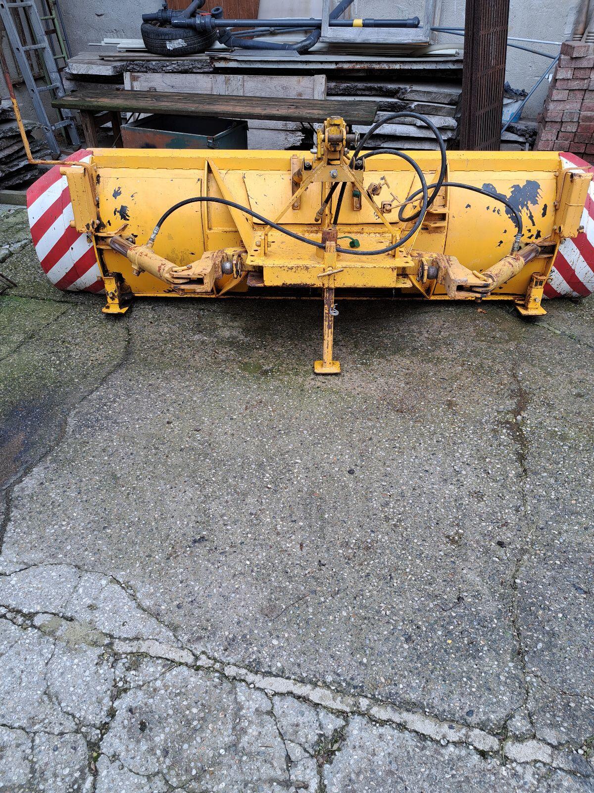 Schneeschild für Fronthydraulik 1