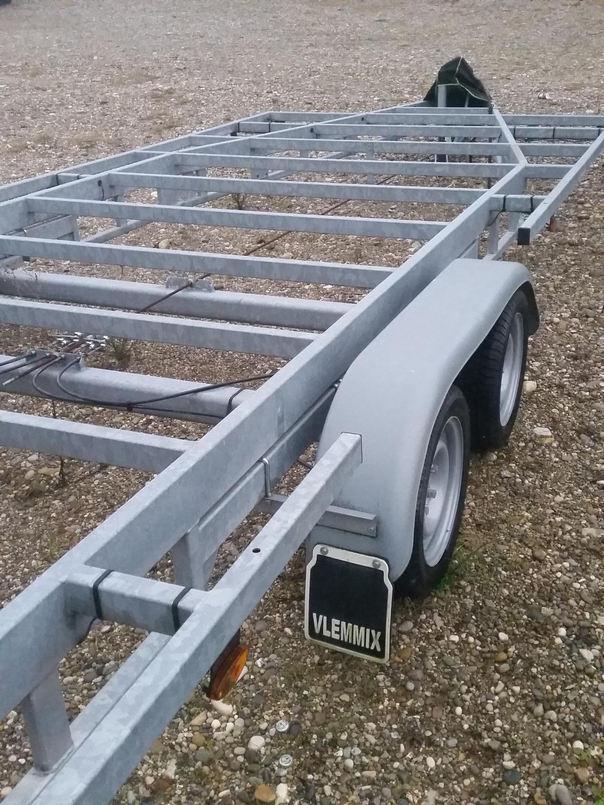 Neuwertiger Plattformanhänger „Vlemmix TH720 Flatbed“ 1