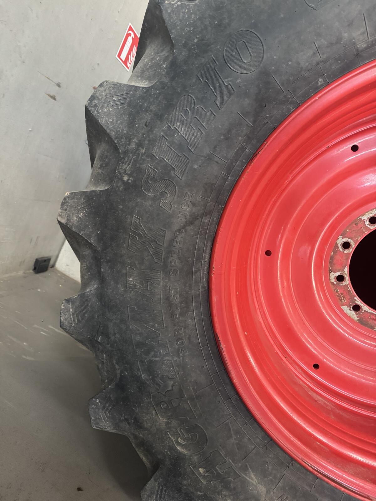 Fendt Komplettradsatz 710/70R38 & 600/65R28 3