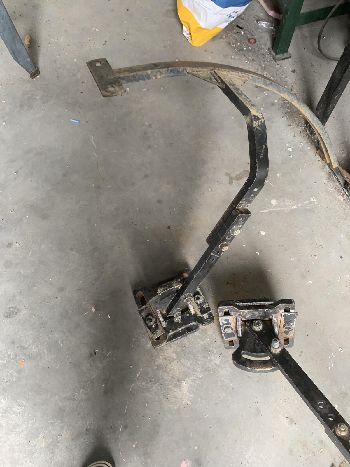 Kotflügelhalter 9145 2