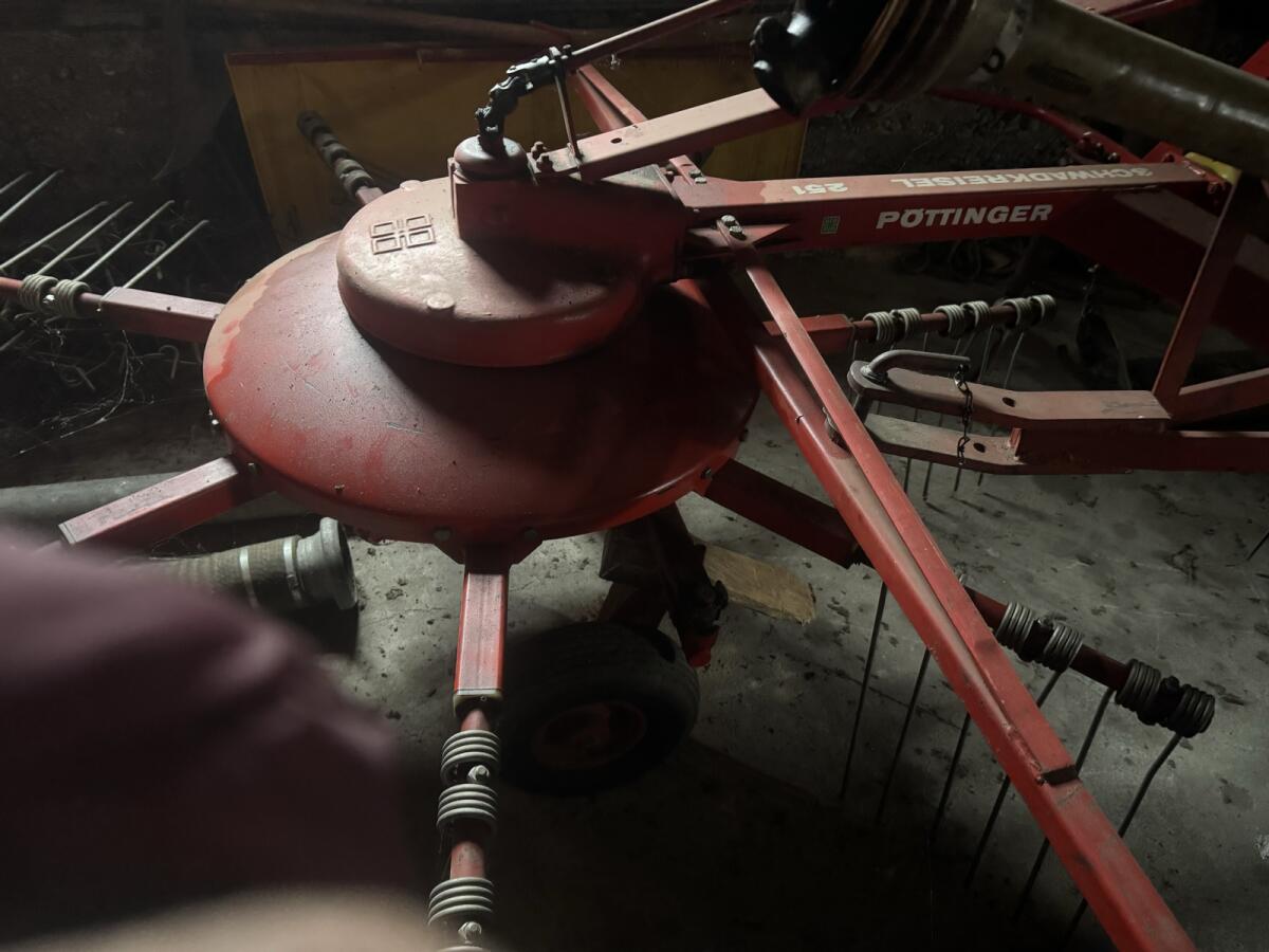 Poettinger Schwadkreisel 1