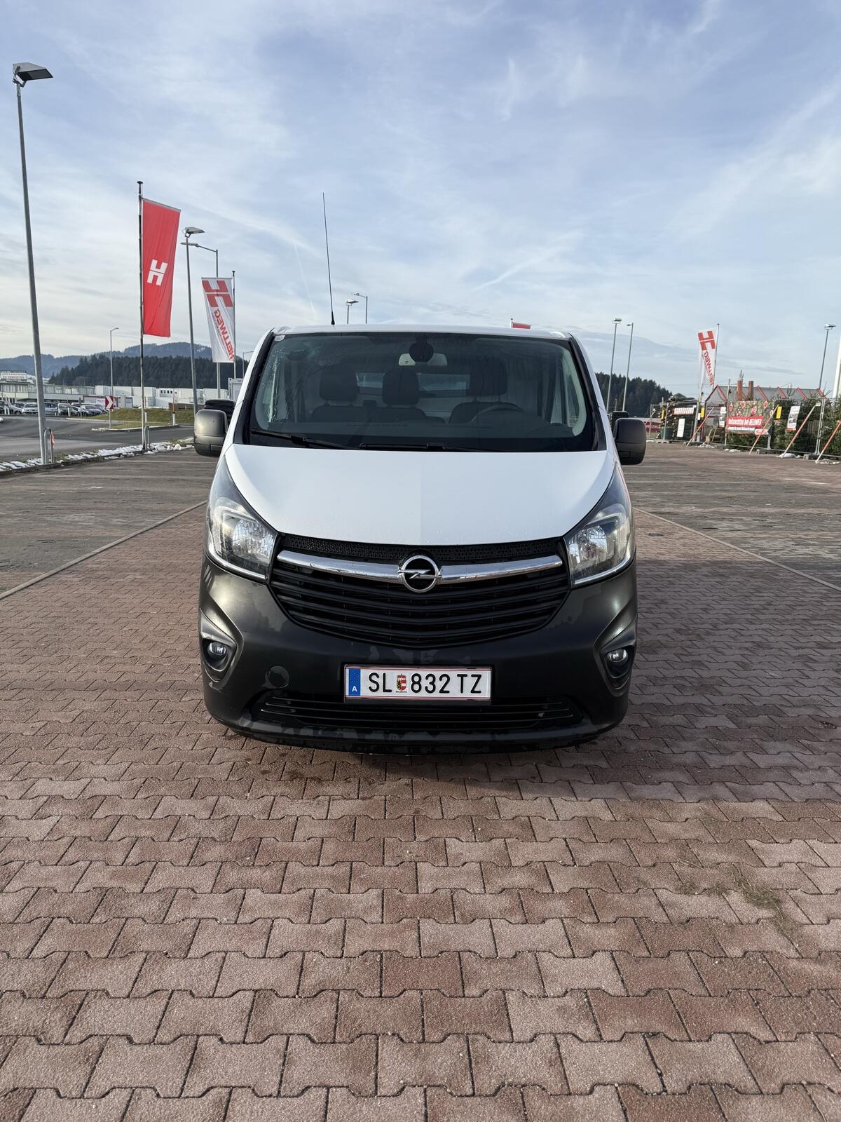 Opel Vivaro B, Rückfahrkamera, Standheizung 2